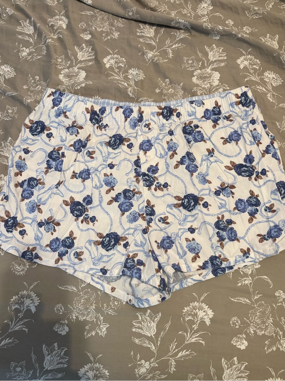 Lounge Shorts in blue country floral